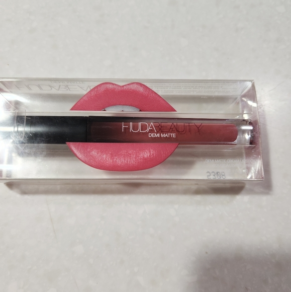 Brand new Huda Beauty! Demi matte lipstick - Picture 4 of 4